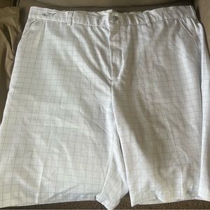 Greg Norman golf shorts, white with gray lines 40